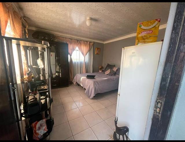 10 BEDROOM HOUSE FOR SALE IN AMANDAWE